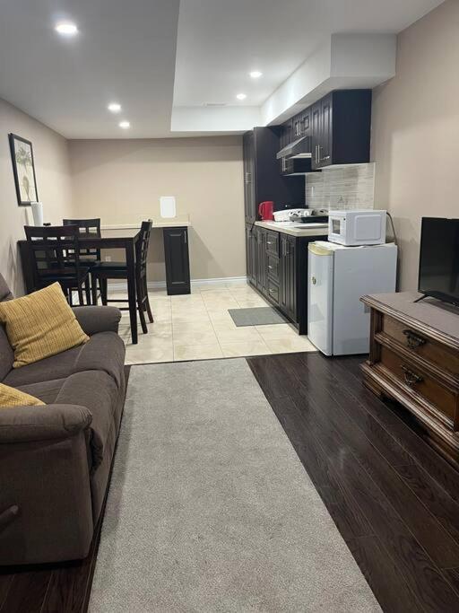 Bernie'S Basement Apartamento Milton Exterior foto